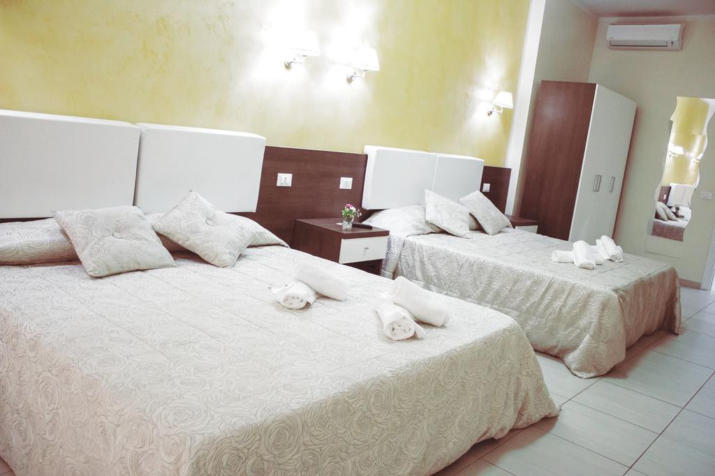 Tiburtina Hotel Holiday Róma Kültér fotó