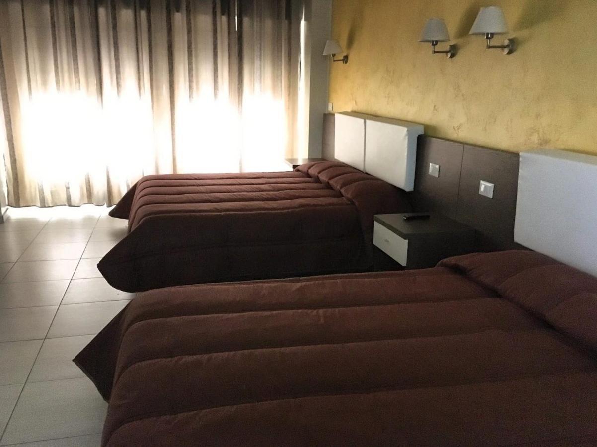 Tiburtina Hotel Holiday Róma Kültér fotó